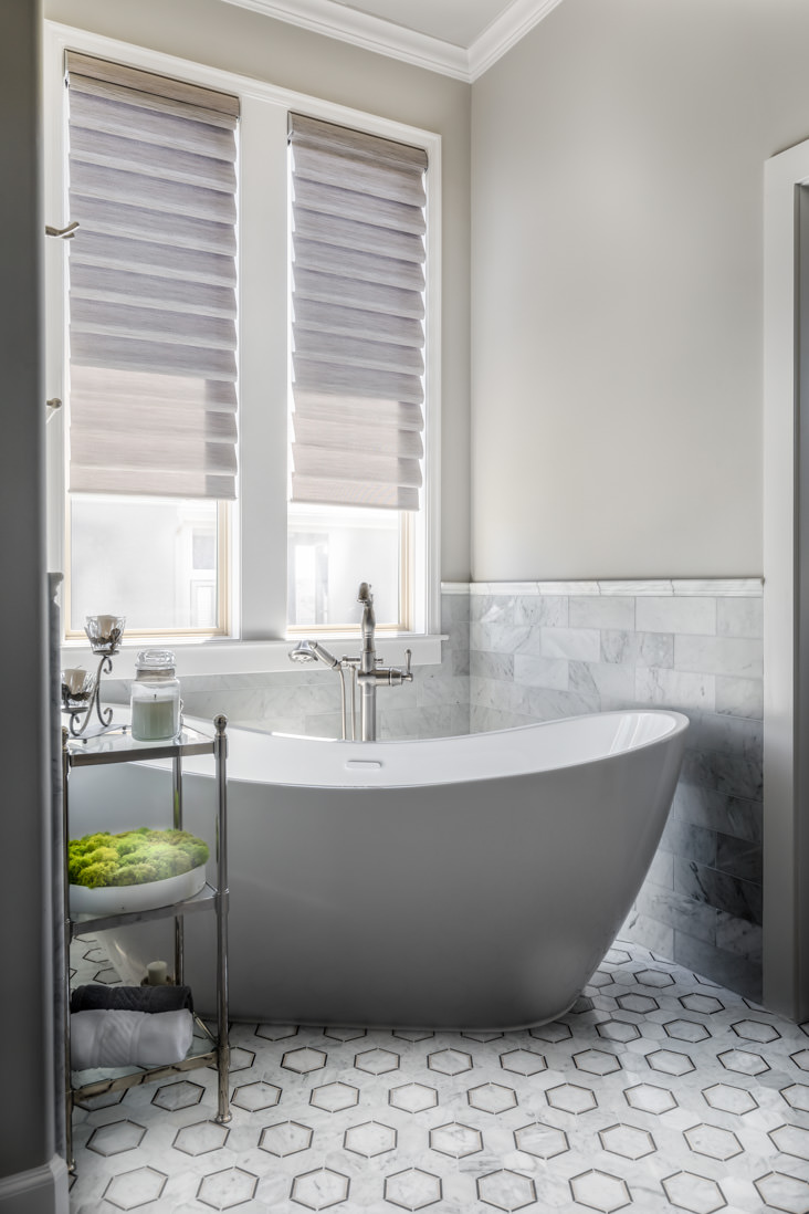 Master bathroom envy with this amazing design and soaking tub